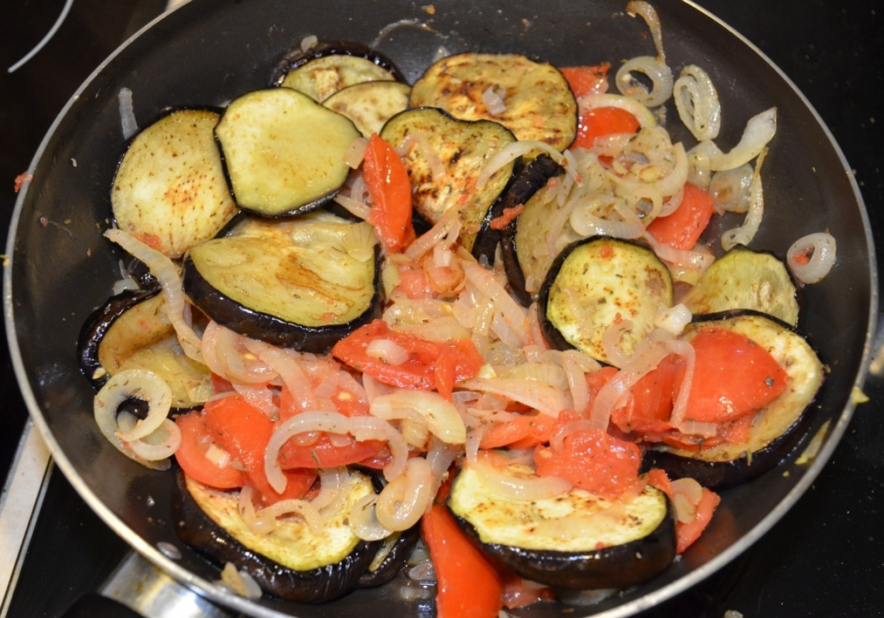 Sałatka gruzińska z bakłażanem foto