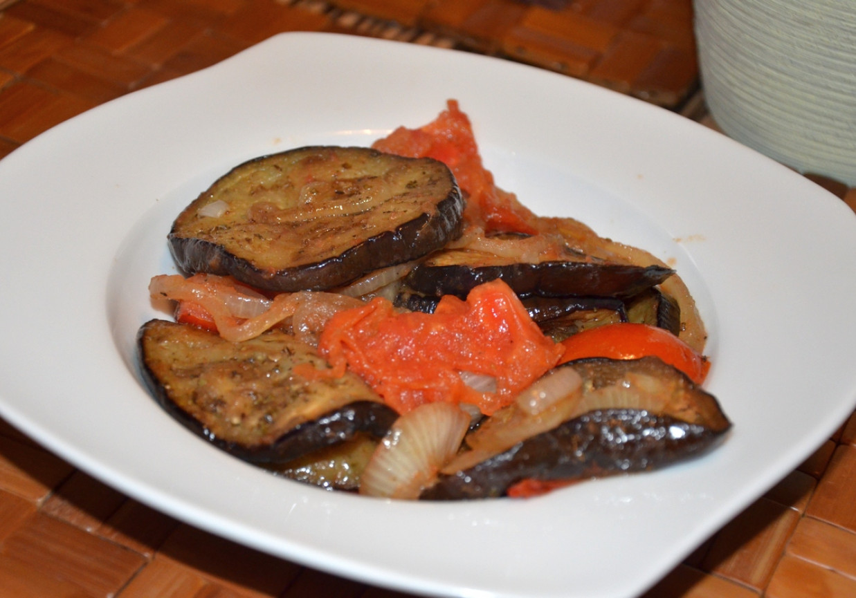 Sałatka gruzińska z bakłażanem foto