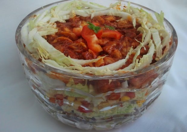 Fotografia przedstawiająca sałatka kebabowa Madzi