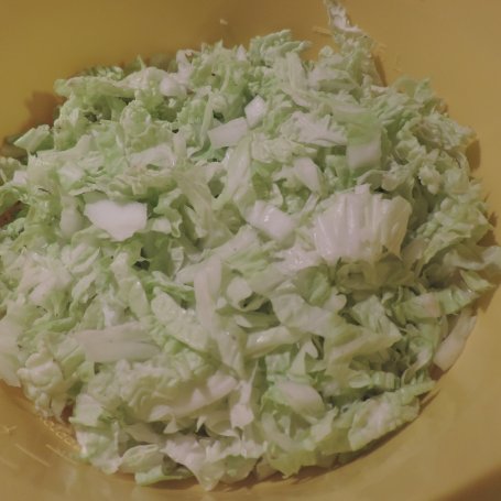 Krok 1 - Sałatka kurczakiem, ananasem i z rodzynkami foto