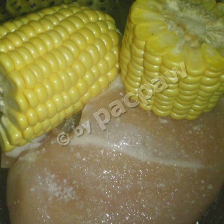 Krok 5 - Sałatka makaronowa z parowanym brokułem, kukurydzą i kurczakiem foto