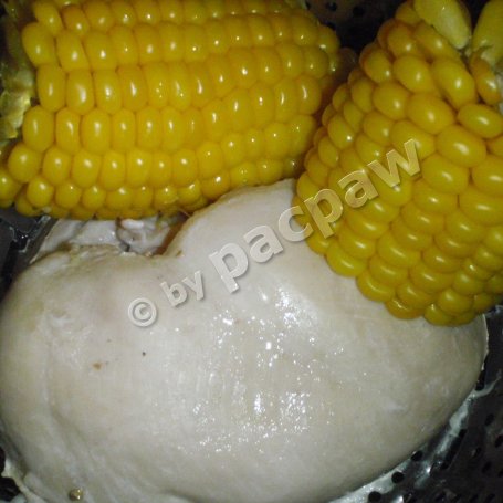 Krok 6 - Sałatka makaronowa z parowanym brokułem, kukurydzą i kurczakiem foto