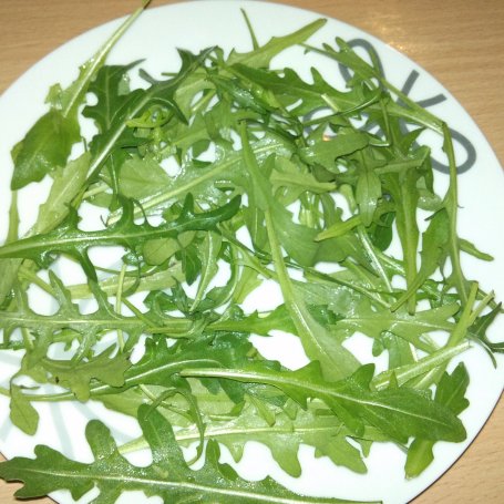 Krok 5 - Sałatka makaronowa z wędzonym kurczakiem foto