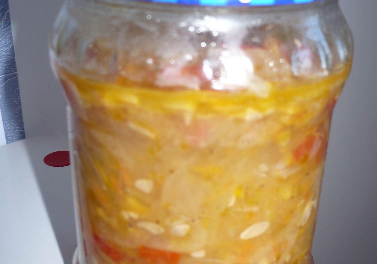 SAŁATKA NA ZIMĘ DO SŁOI foto