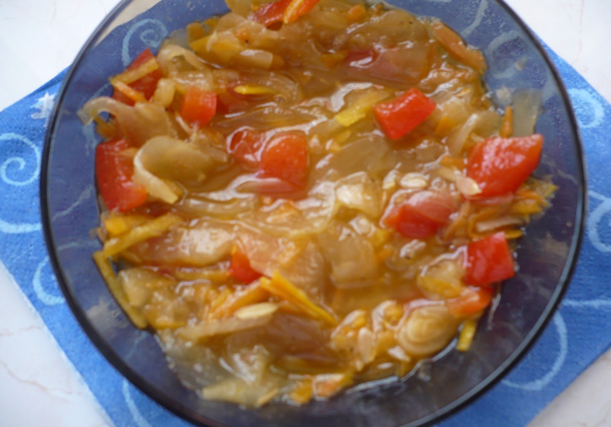 SAŁATKA NA ZIMĘ DO SŁOI foto