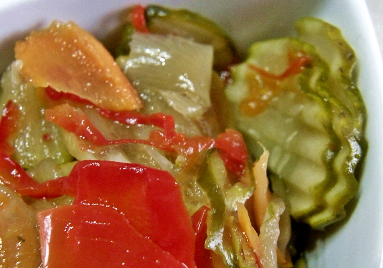 Sałatka obiadowa z chili - do słoików foto