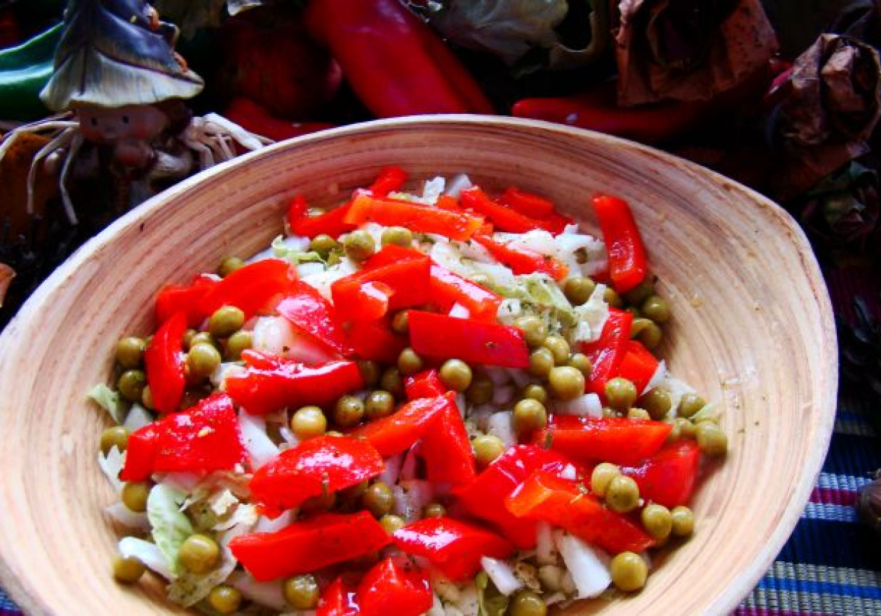 Sałatka obiadowa z pekińskiej foto