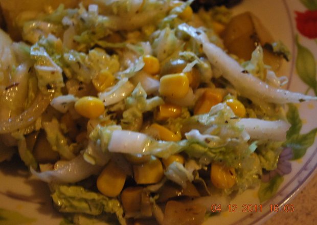 Fotografia przedstawiająca salatka obiadowa