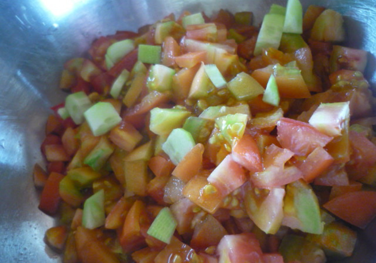 Sałatka ogórek-pomidor foto