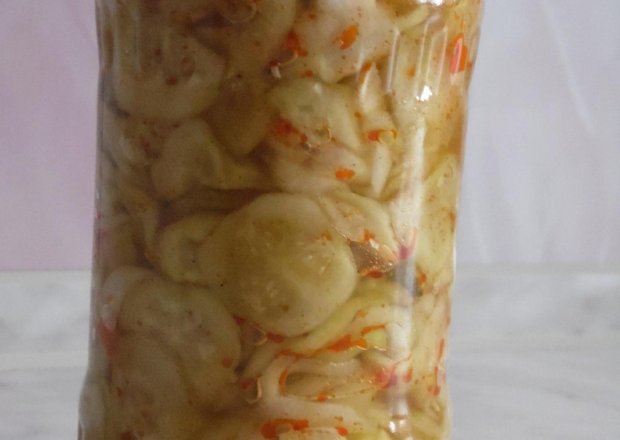 Fotografia przedstawiająca Sałatka ogórkowa z chilli