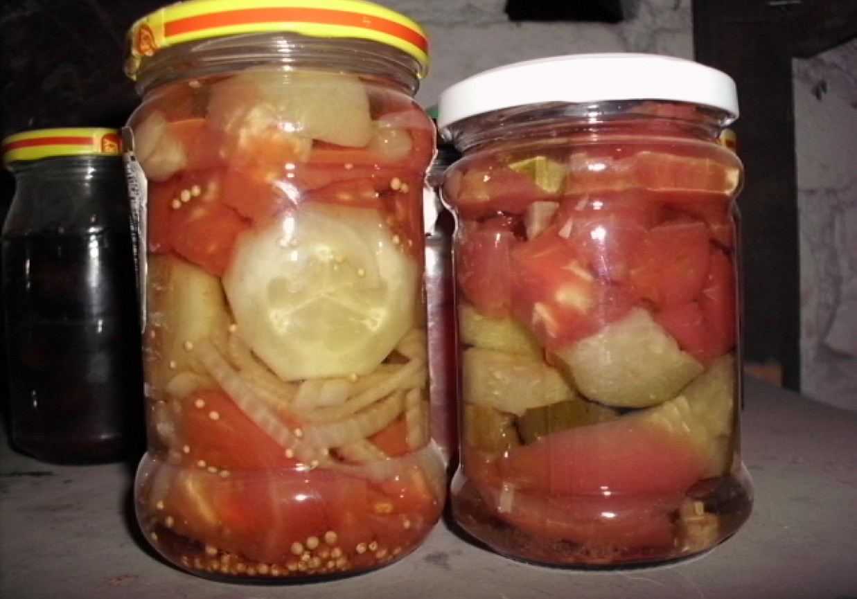 Sałatka ogórkowo-pomidorowa na zimę foto