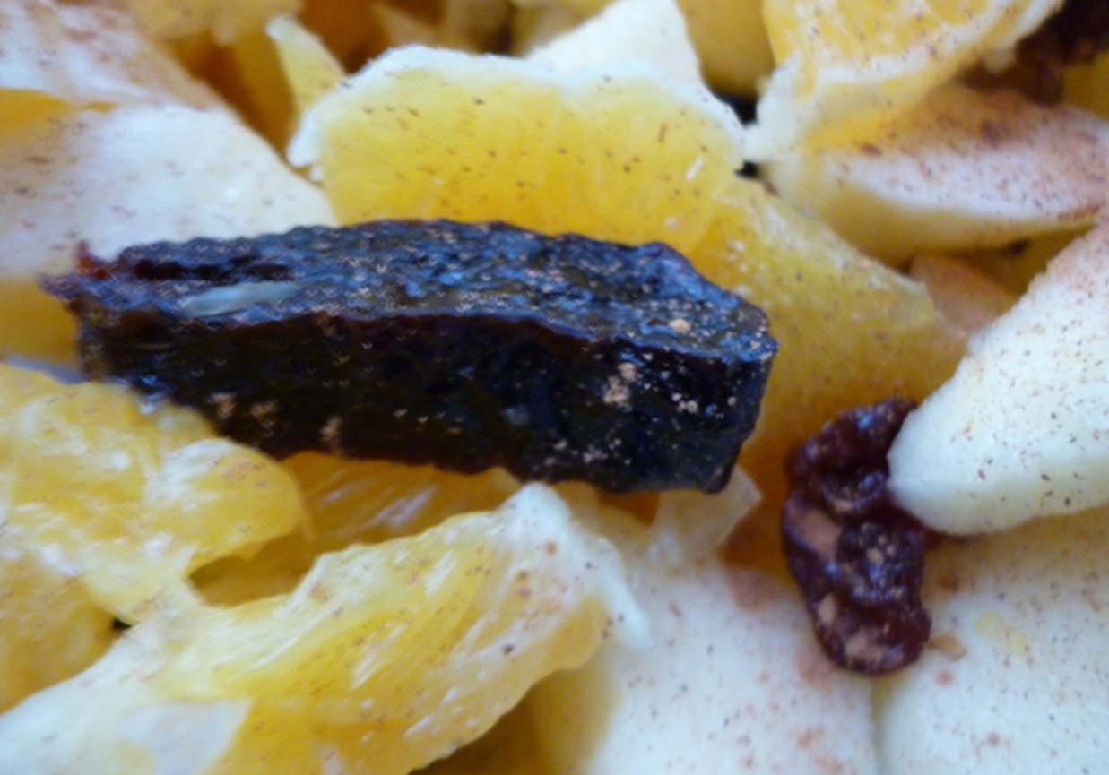 Sałatka owocowa z cynamonem foto