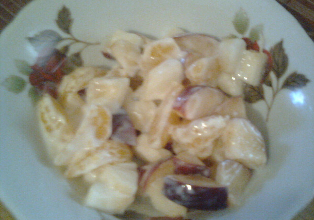 Sałatka owocowa z jogurtem foto