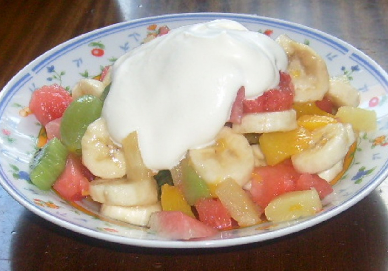 Sałatka owocowa z miodem wrzosowym foto
