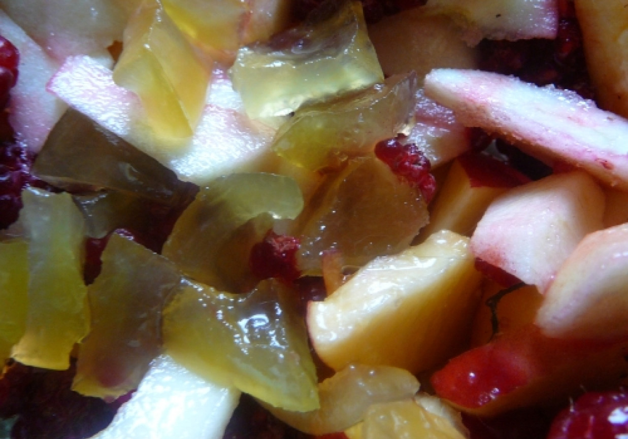 sałatka owocowa z papierówkami i nektarynkami foto