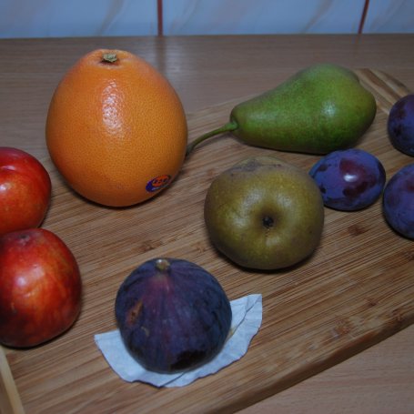 Krok 1 - Sałatka owocowa z płatkami migdałowymi foto