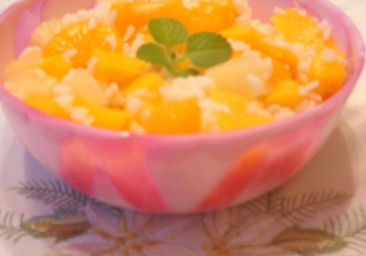 Sałatka owocowa z ryżem foto