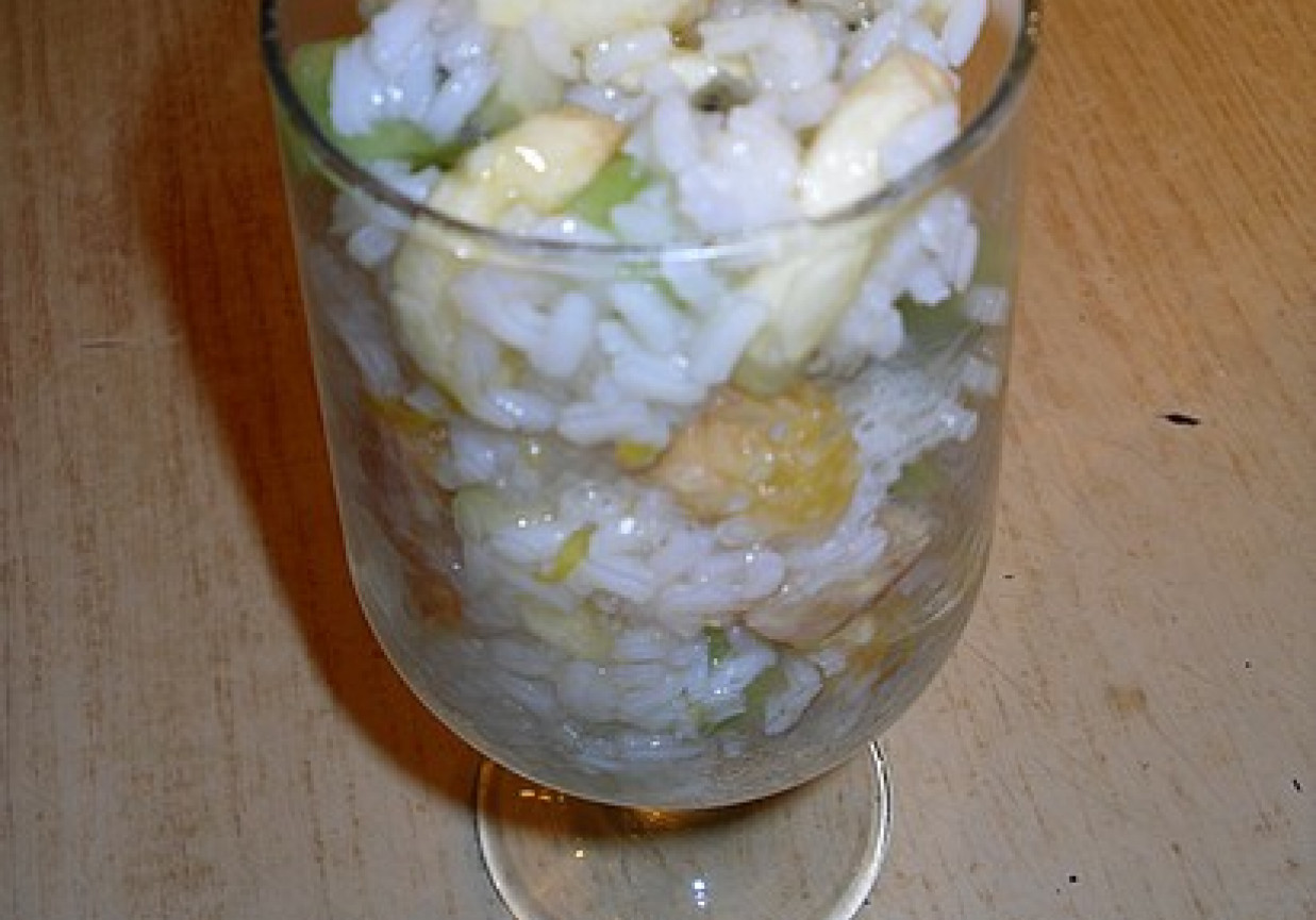 Sałatka owocowa z ryżem foto