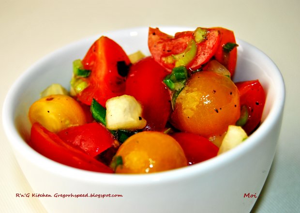 Fotografia przedstawiająca Sałatka pomidorowa