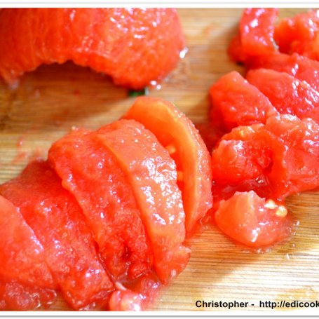 Krok 1 - Sałatka pomidorowo-kaparowa foto
