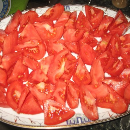 Krok 1 - Sałatka pomidorowo - serowa foto