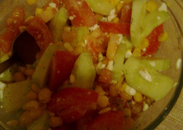Fotografia przedstawiająca sałatka pomidorowo-ogórkowa