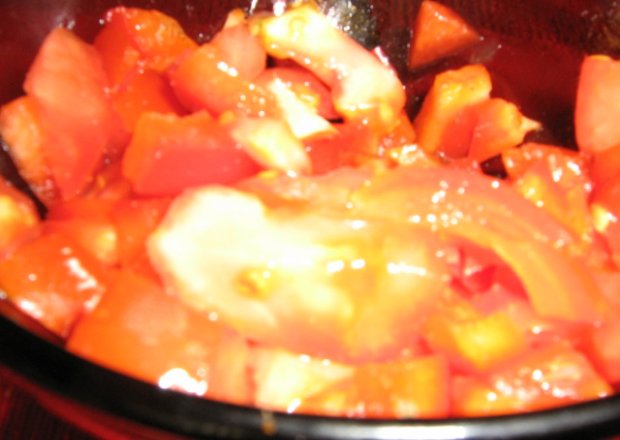 Fotografia przedstawiająca Sałatka pomidorowo-paprykowa