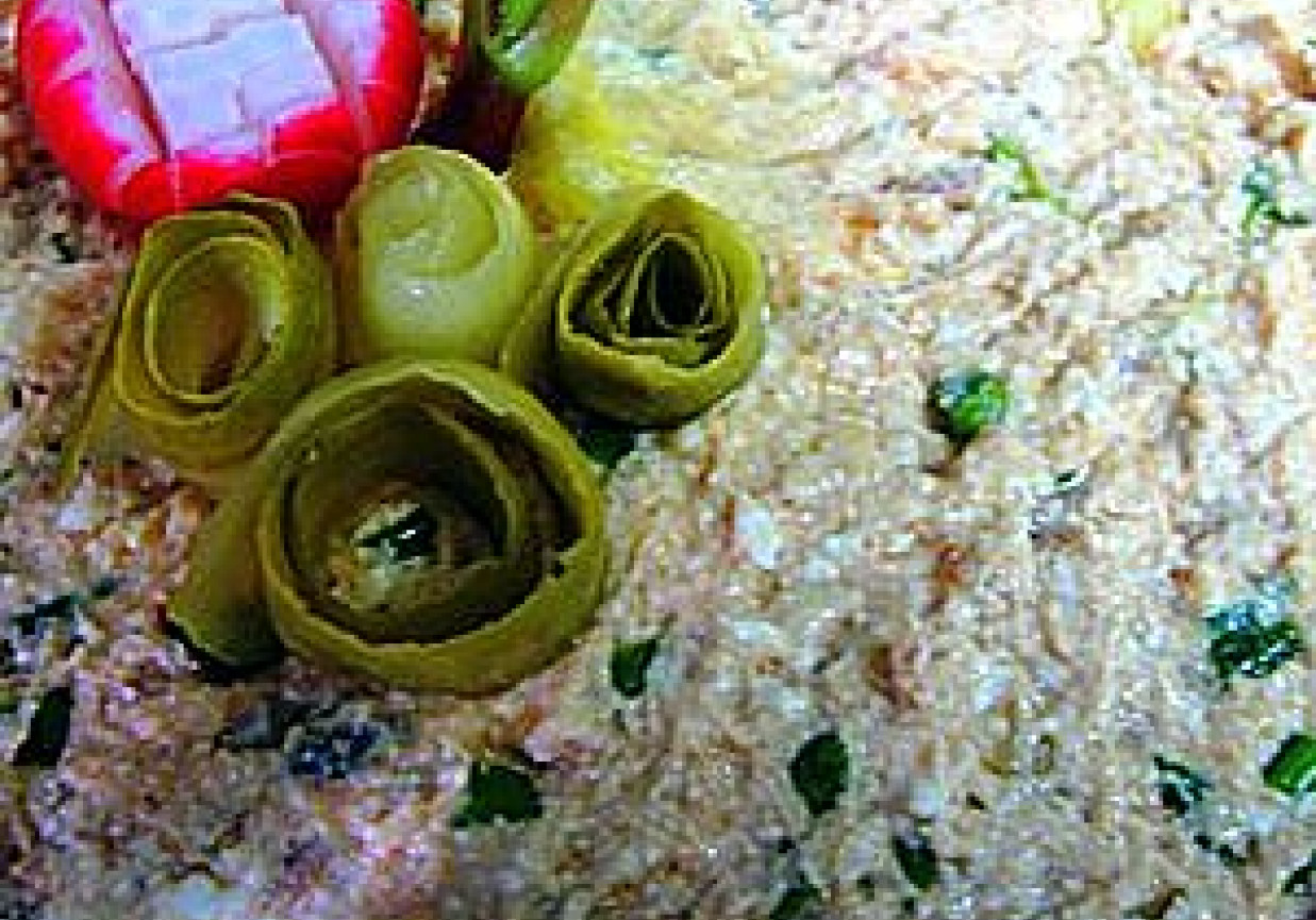 Sałatka rybno – twarożkowa foto
