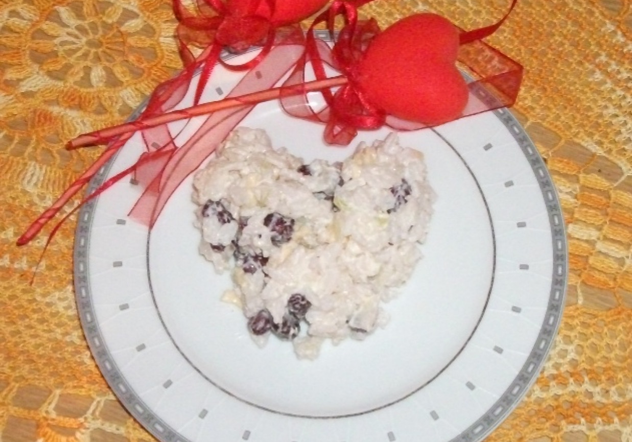 Sałatka ryżowa z fasolą foto