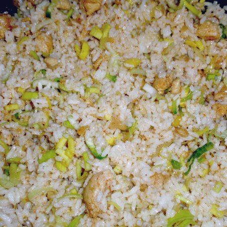 Krok 4 - Sałatka ryżowa z kurczakiem foto