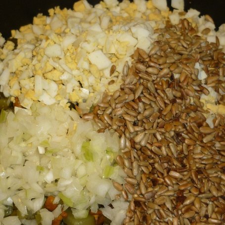 Krok 3 - Sałatka ryżowa z kurkami marynowanymi foto