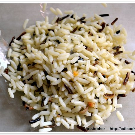 Krok 1 - Sałatka ryżowa z marynowanymi dodatkami. foto