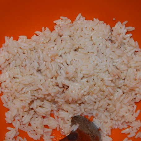 Krok 1 - Sałatka ryżowa z tuńczykiem i kiszoną kapustą foto