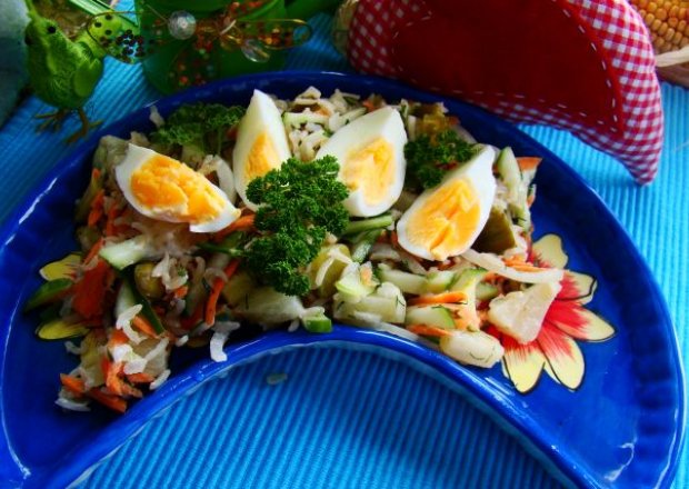 Fotografia przedstawiająca Sałatka ryżowa z warzywami