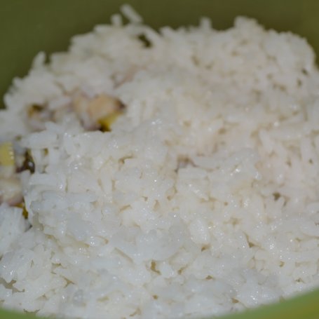Krok 3 - Sałatka ryżowa ze śledziem foto