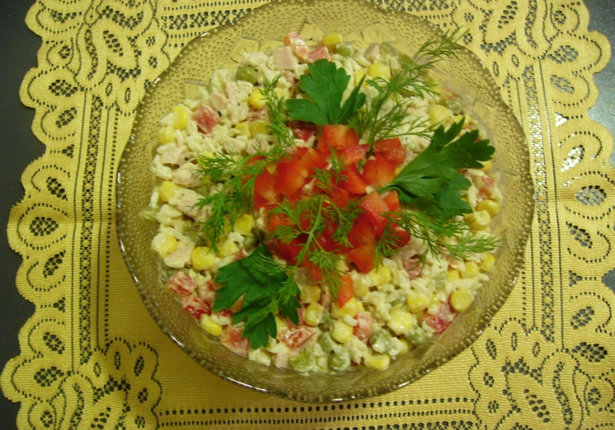 Sałatka ryżowa. foto