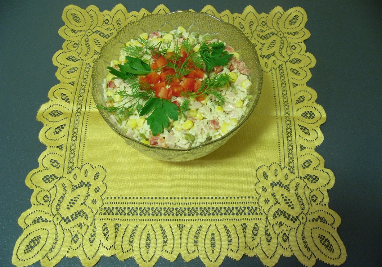 Sałatka ryżowa. foto