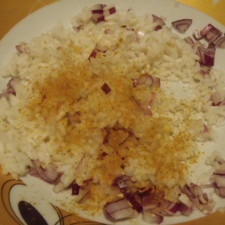 Krok 2 - Sałatka serdelkowa z ryżem foto