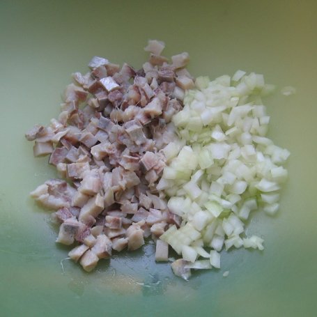 Krok 2 - Sałatka śledziowa z burakami foto