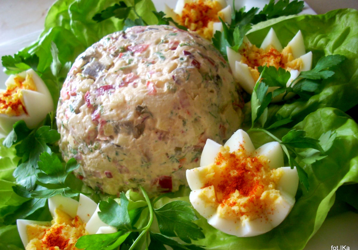 Sałatka śledziowa z jajem foto