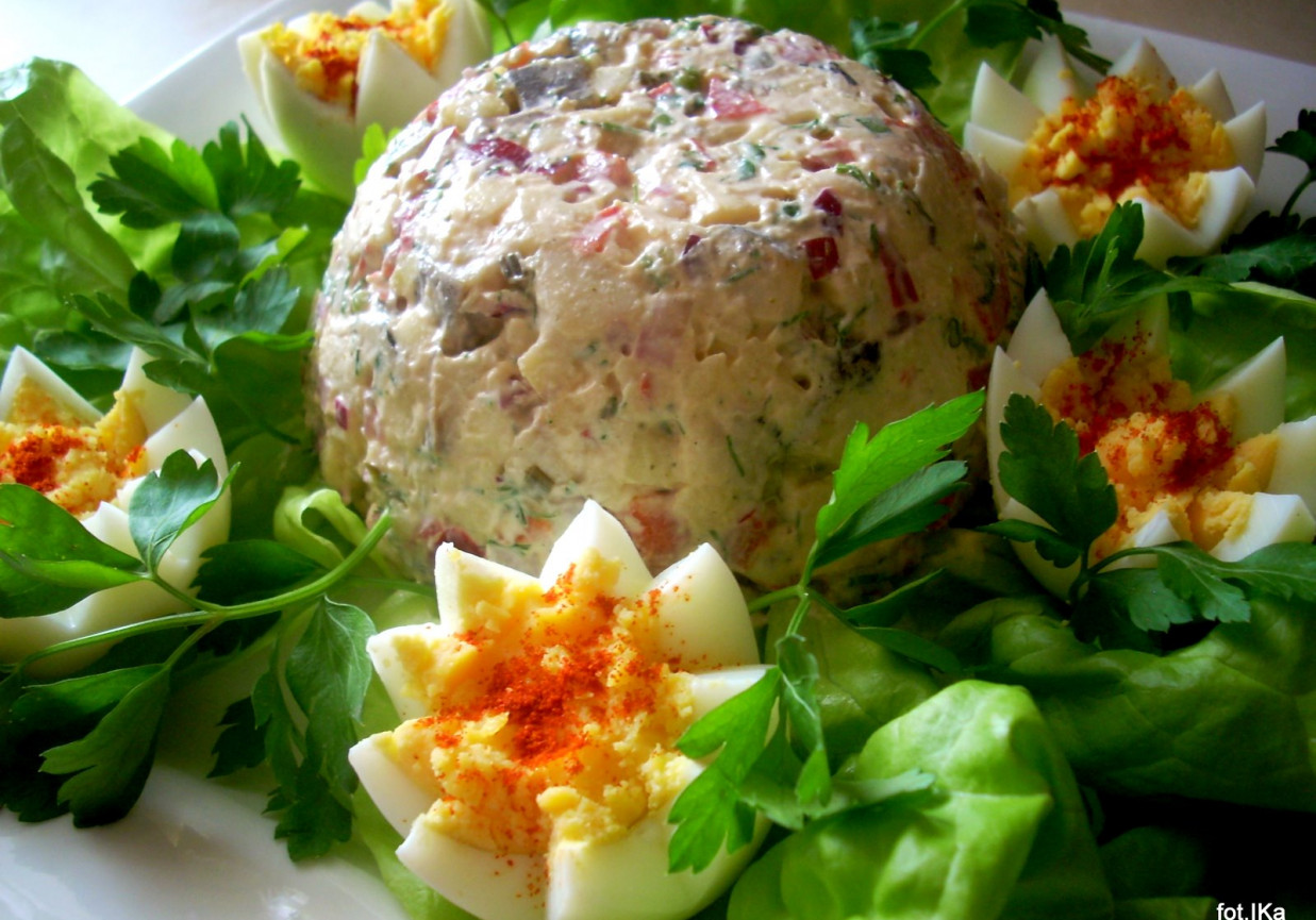 Sałatka śledziowa z jajem foto