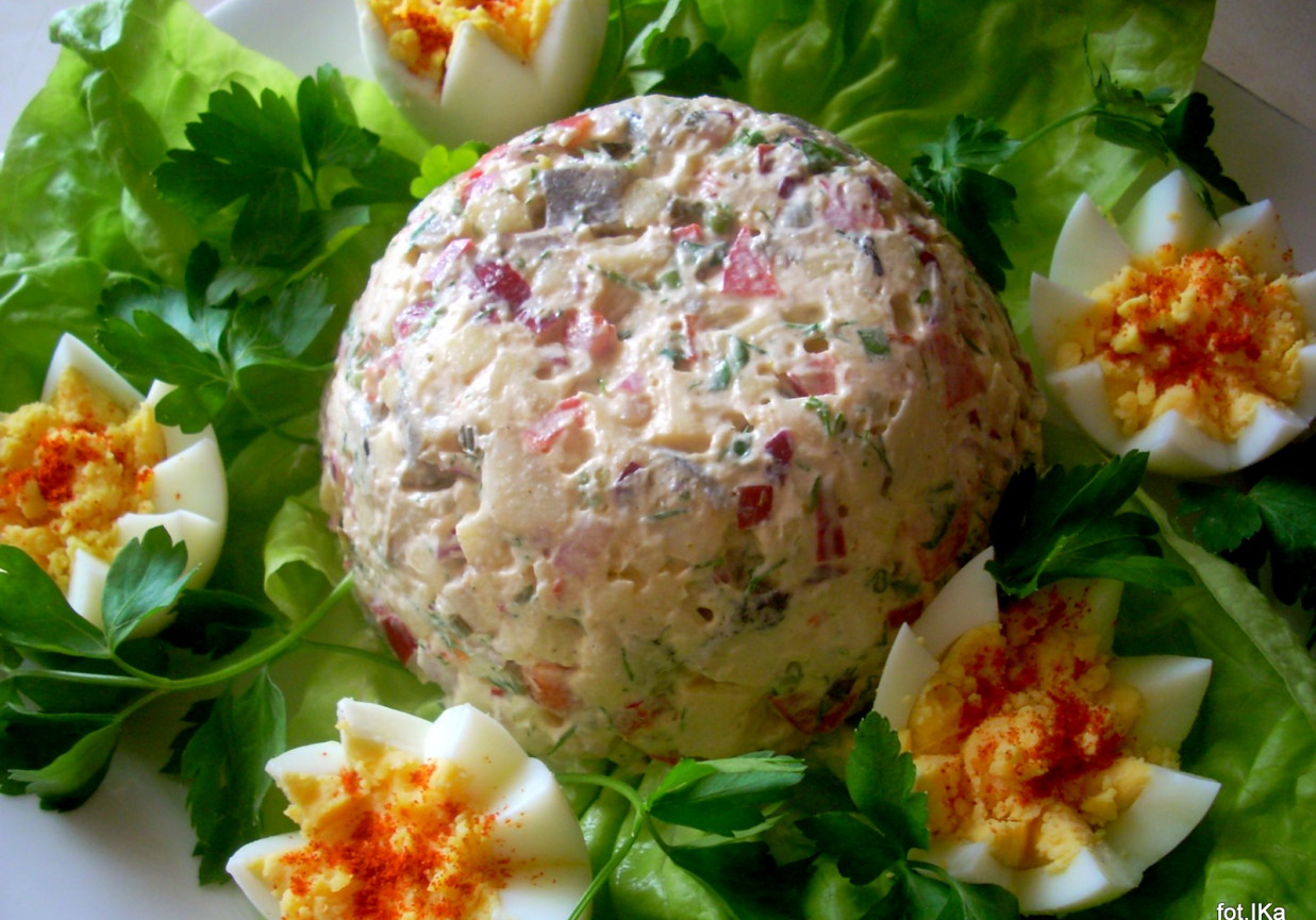 Sałatka śledziowa z jajem foto