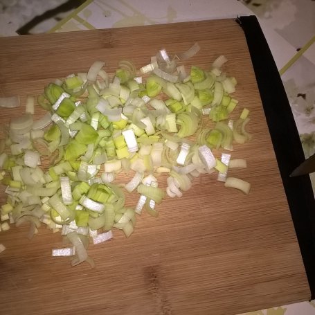 Krok 1 - Sałatka śledziowa z pieczarkami marynowanymi i porem foto