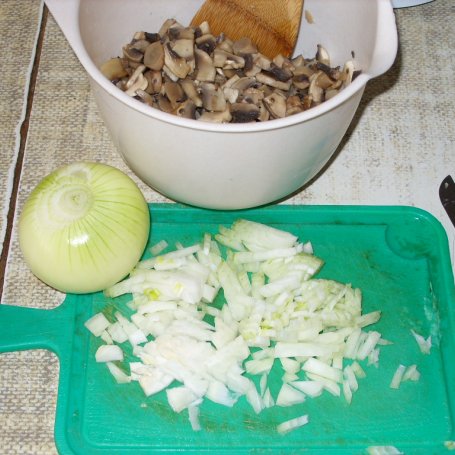 Krok 1 - Sałatka śledziowa z pieczarkami foto