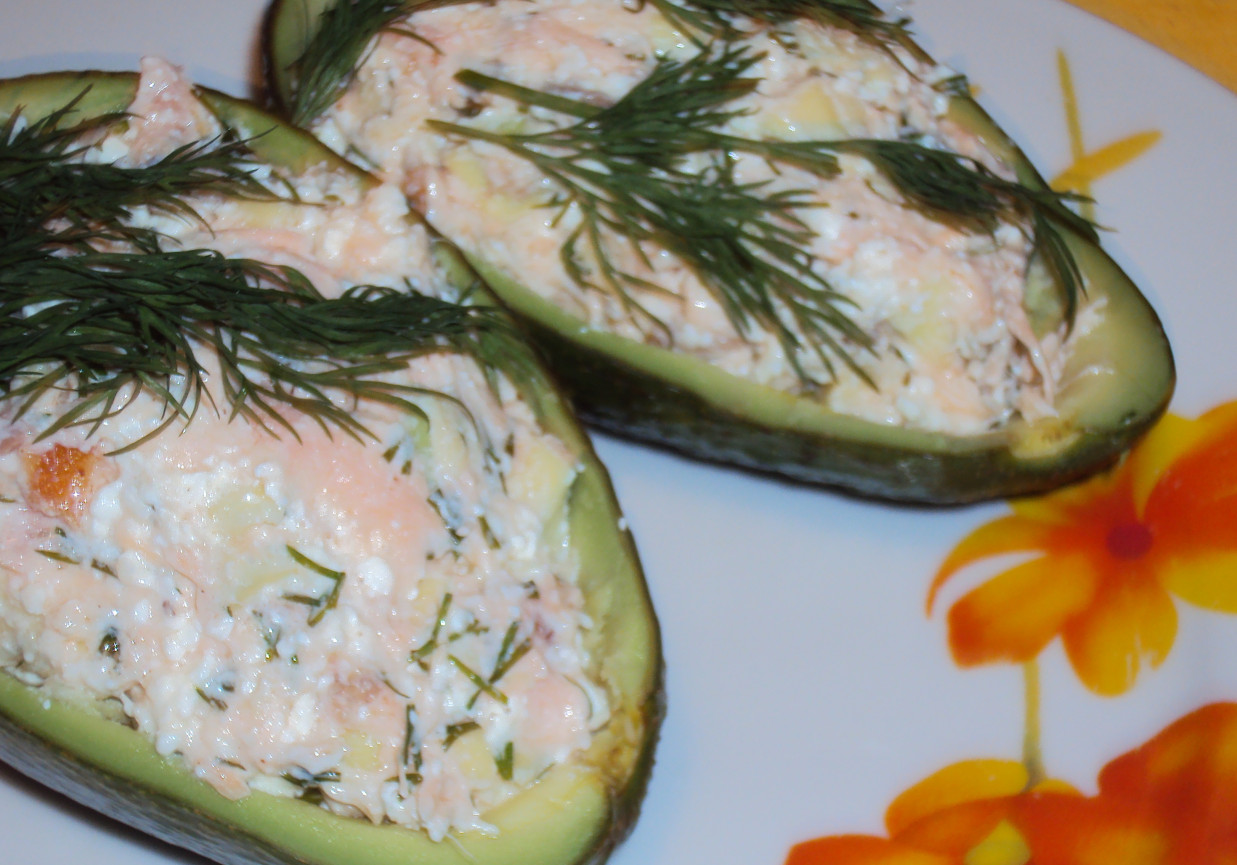 Sałatka w awokado foto