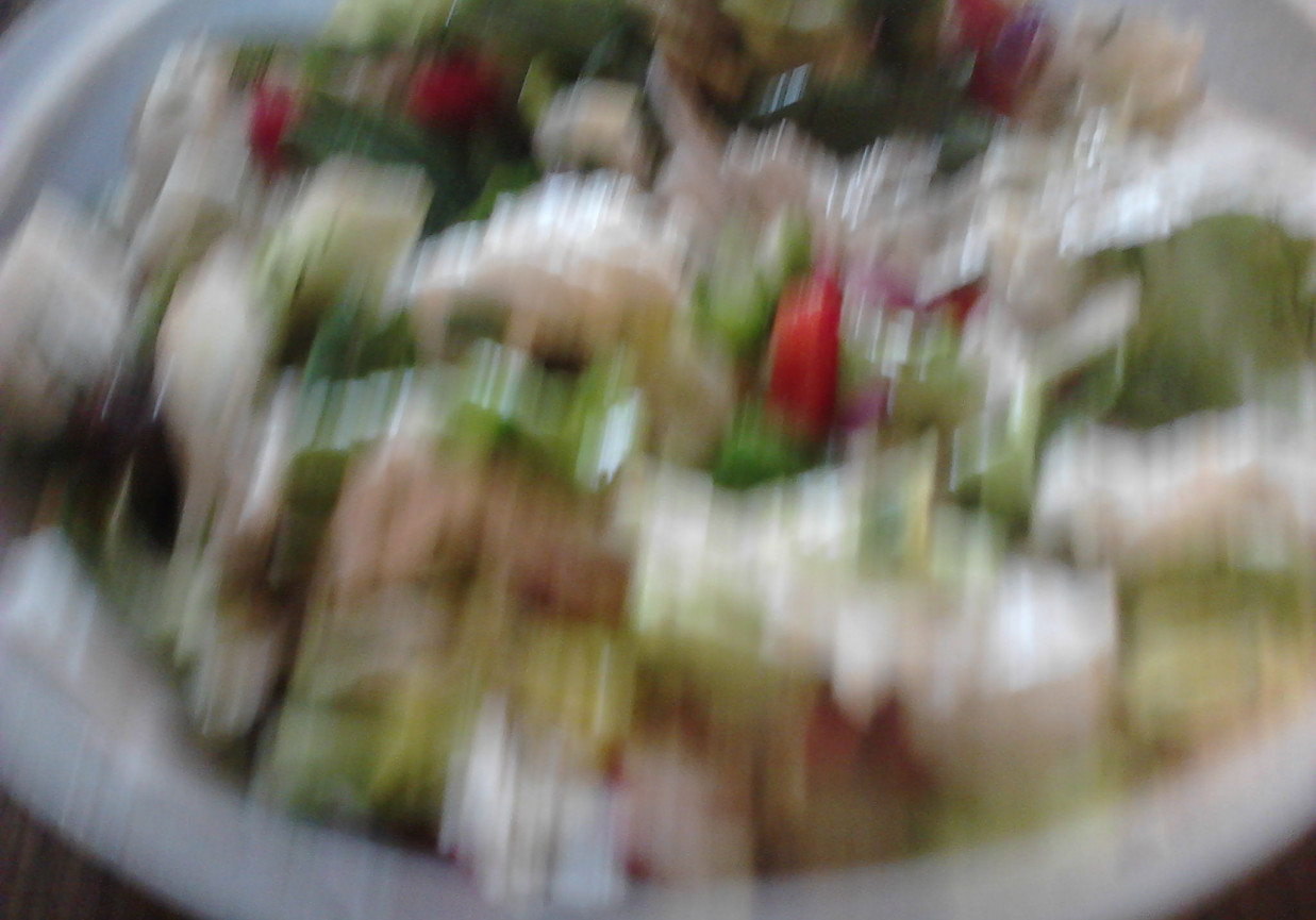 Sałatka w winegrecie z młodym szczawiem foto