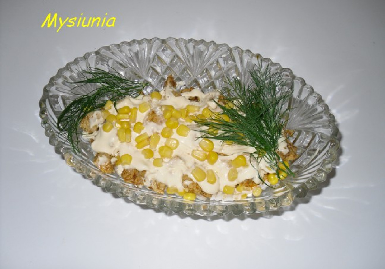Sałatka warstwowa z ryżem i kukurydzą foto