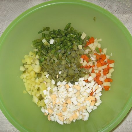 Krok 2 - Sałatka warzywna z fasolką szparagową foto