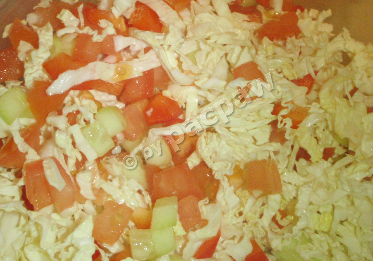 Sałatka warzywna z majonezem foto