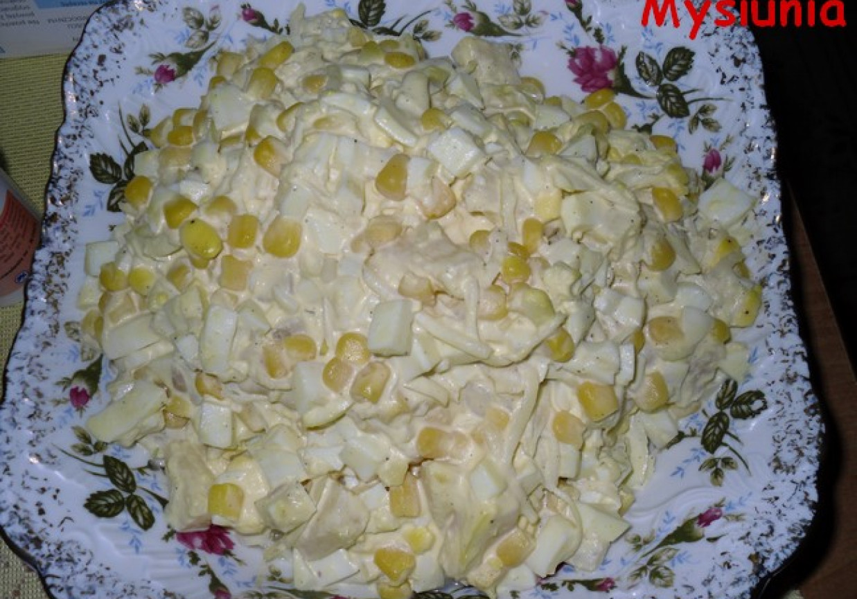 Sałatka z ananasem foto